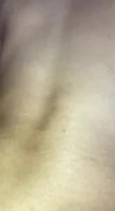 丫头把腿开一点就不疼了