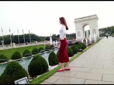 极度骚货，S形身材,约家里暴操,视频:》简